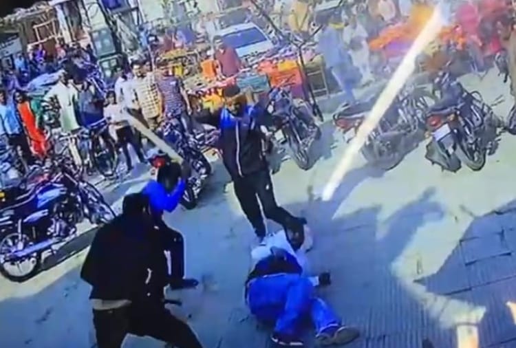 Four youths beaten up a Vegetable seller in Fatehabad of Haryana