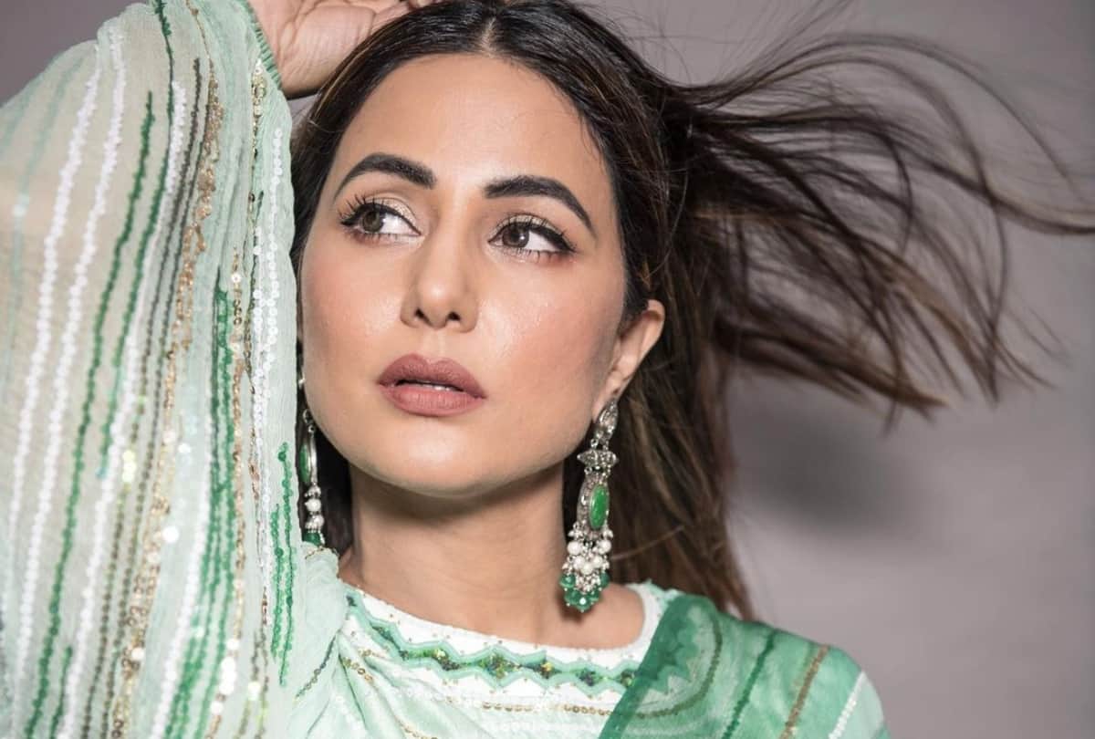 hina khan mint green abstract pattern saree worth 35k for diwali celebration