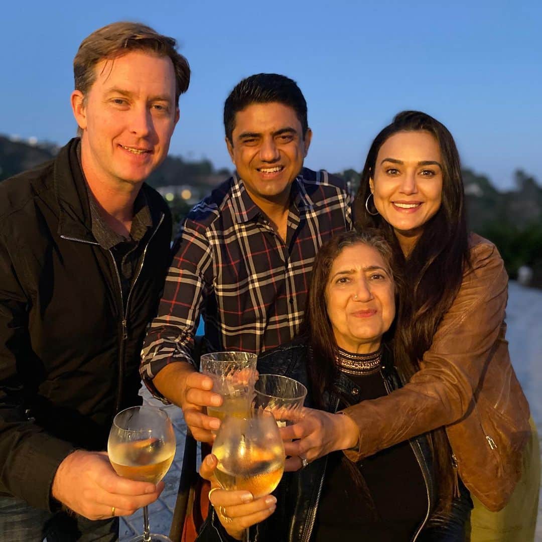 Preity Zinta shared her two brothers Manish and Deepankar photo on Bhai Dooj known about of actress brothers