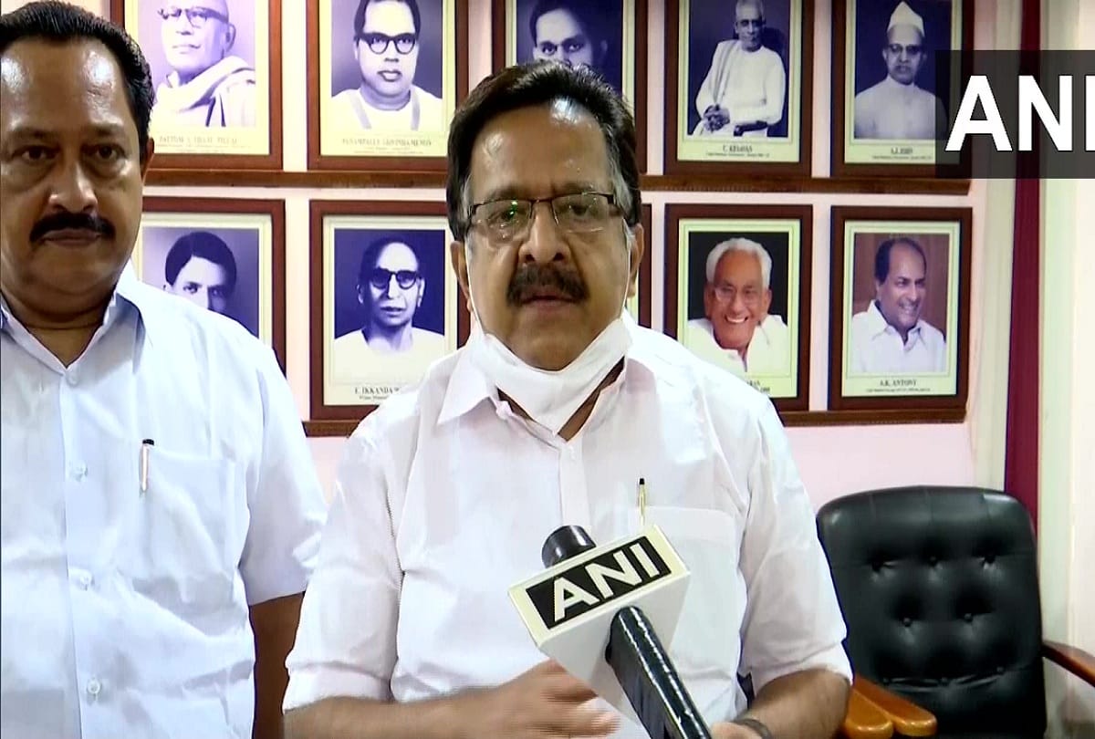 Congress leader Ramesh Chennithala makes serious allegations against Finance Minister Thomas Issac, demanded resignation