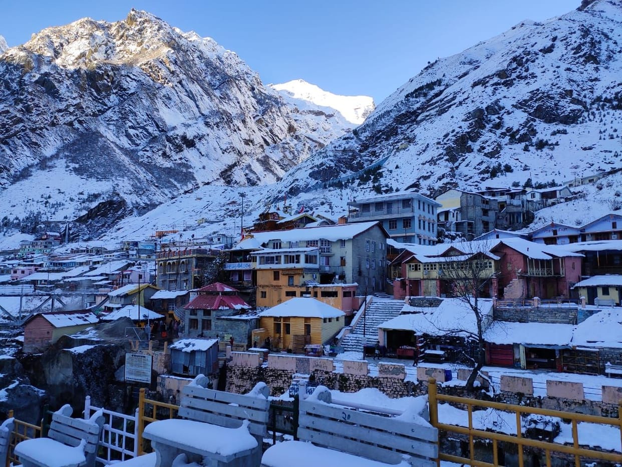 The sunshine after snowfall gives relief