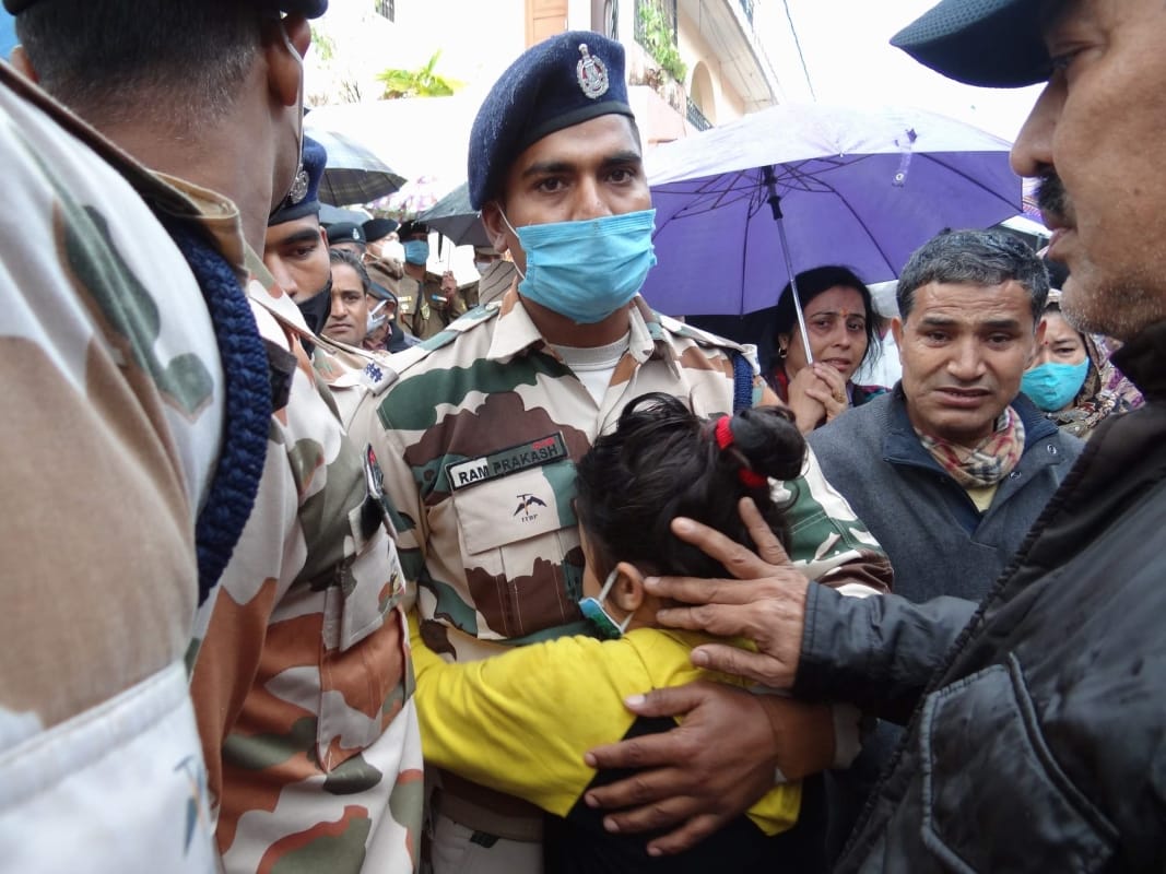 Uttarakhand Soldier Martyred in Jammu kashmir baramulla, daughter says she is also join army