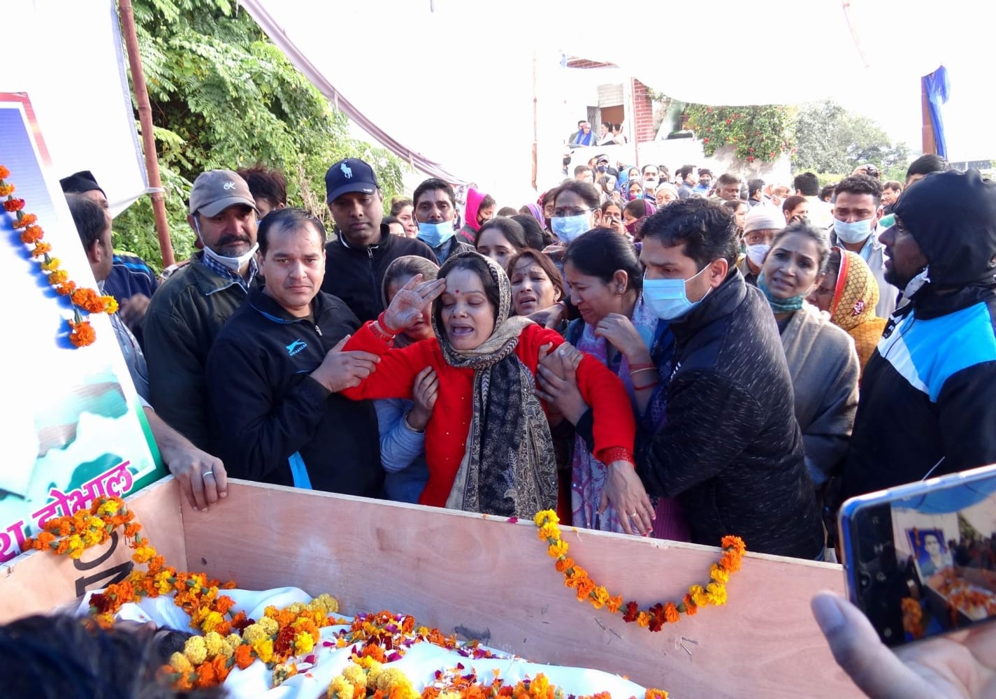 Uttarakhand Soldier Martyred in Jammu kashmir baramulla, daughter says she is also join army