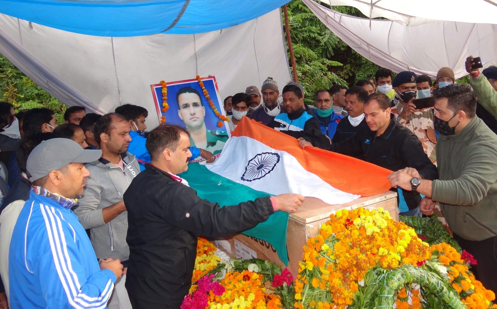 Uttarakhand Soldier Martyred in Jammu kashmir baramulla, daughter says she is also join army