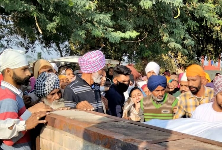 Five friends burnt alive in collision of Truck and Car in Sangrur of Punjab
