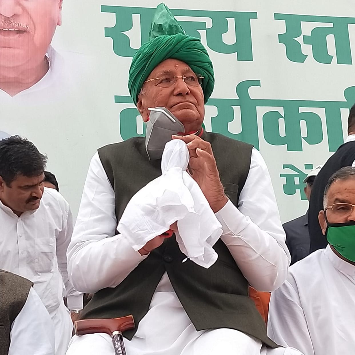 To launch agitation to bring back three agricultural laws: Chautala