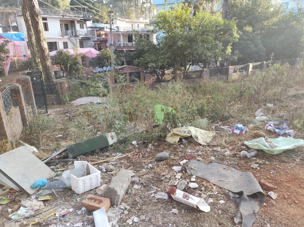 mortyar place not cleaned