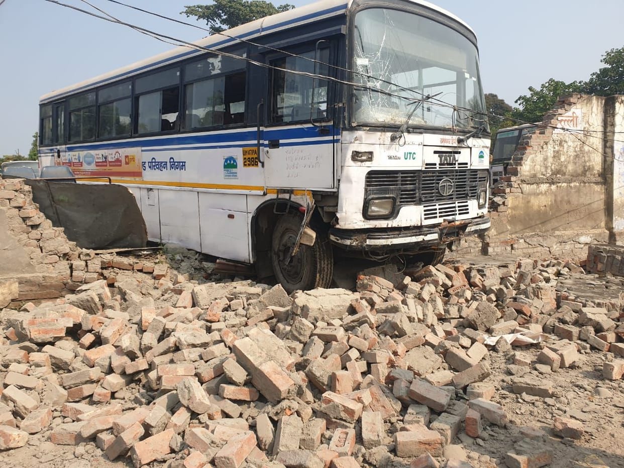 Roadways bus crashed into the wall