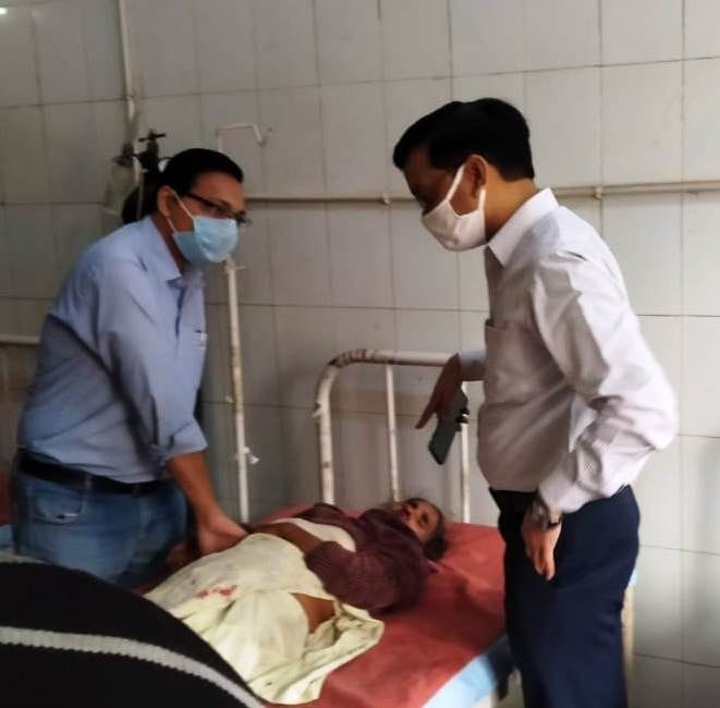DM show kindness, carry injured man to hospital
