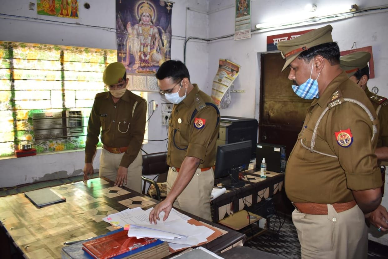 Histreesheetar, top-10 criminals name paste on board