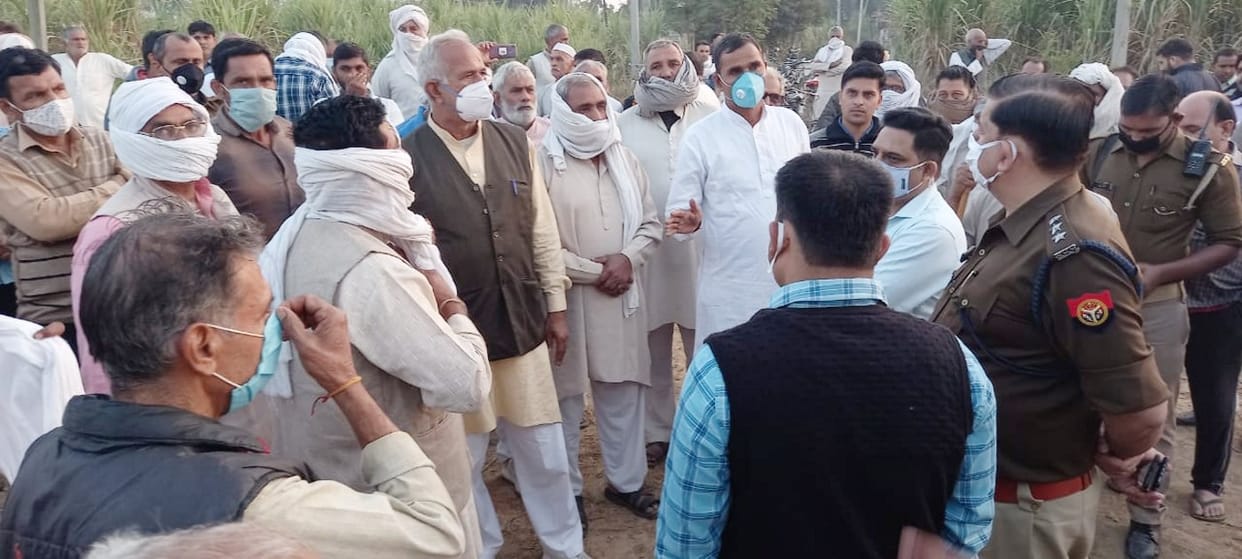 Two parties face to face over sugarcane purchasing center, commotion