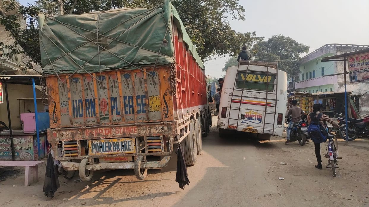 The jam caused due to the standing of the truck crosswise