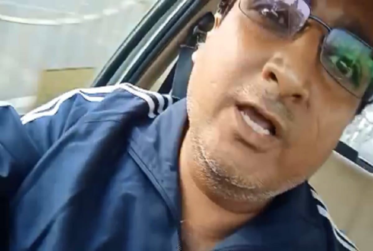 Traffic police pulled a car from a crane for two kilometers in Meerut