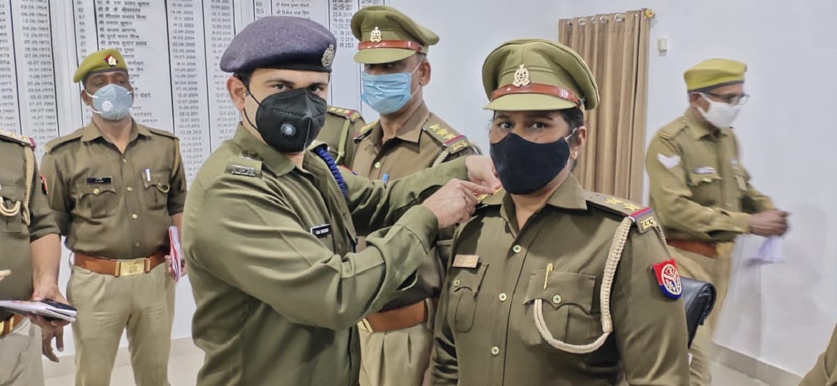 Husband was martyred while fighting criminals wife fulfills unfinished dream became Inspector from SI