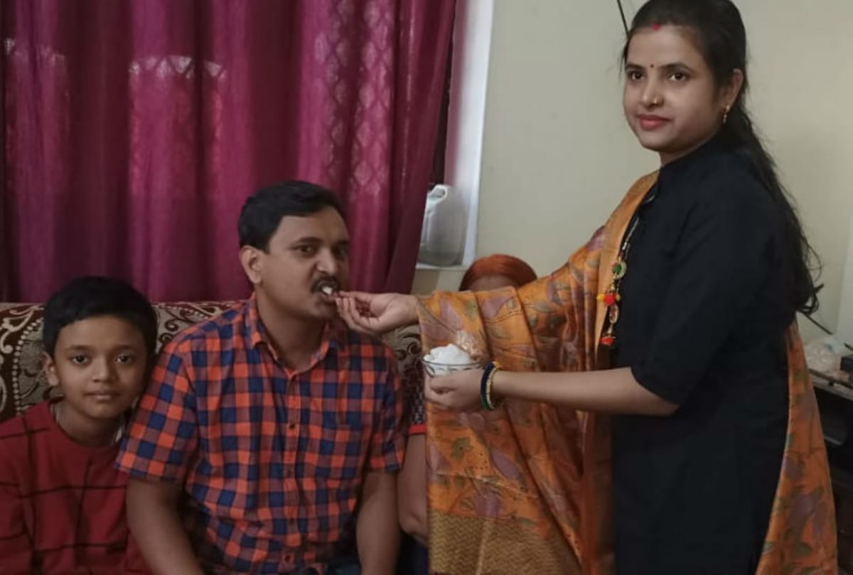 Gorakhpur Custom Inspector Jwala Jeet Singh Proposes to Wife on KBC