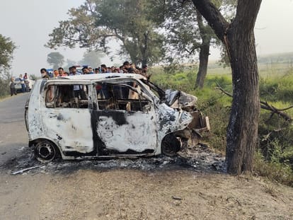 Prayagraj: Wagon R cars burned to dust, three people burnt alive