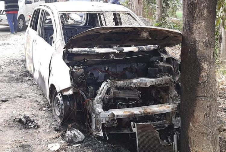 seven people burnt alive in punjab after accident due to car central locking
