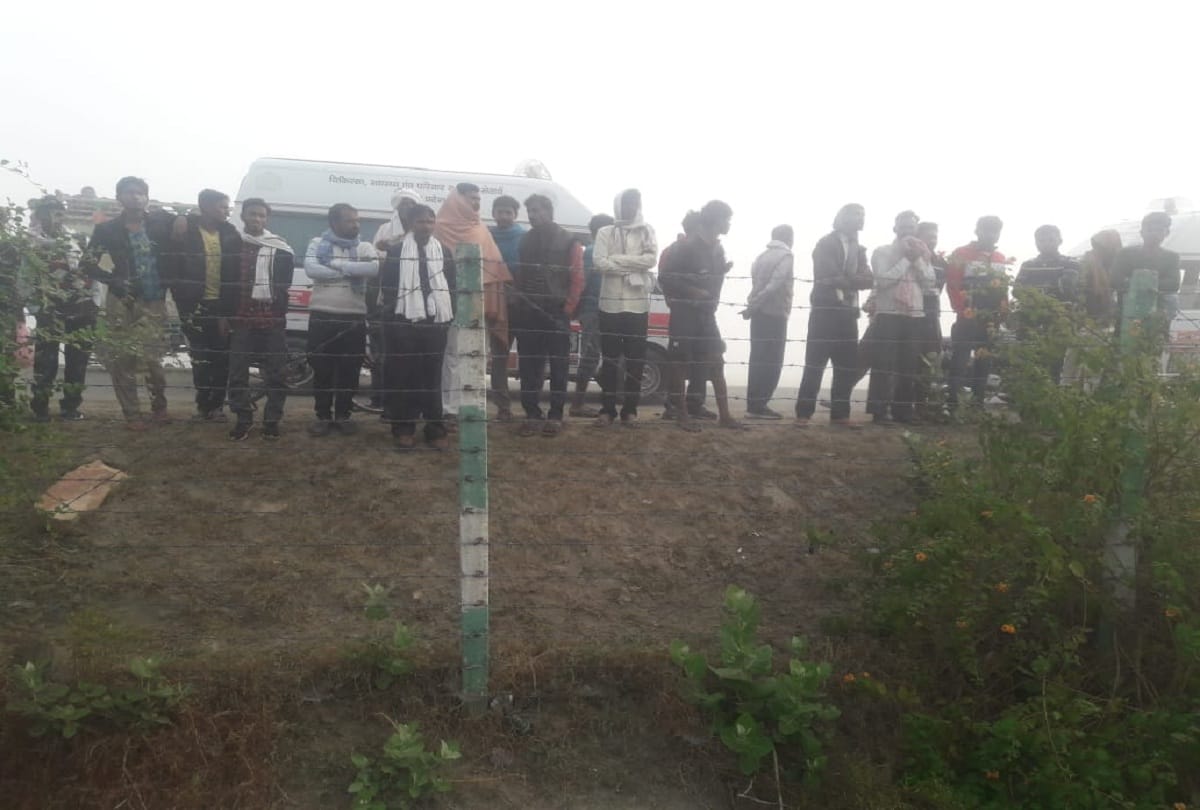 big road accident in Kannauj sleeper bus overturned, driver killed