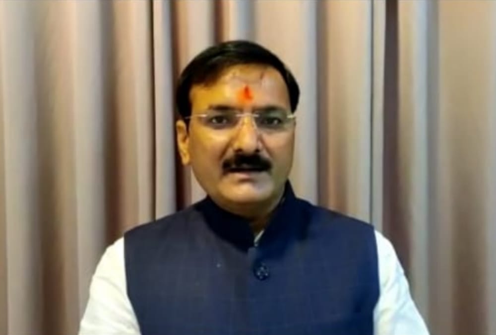 Minister Satish Dwivedi attack on Akhilesh Yadav in jhansi