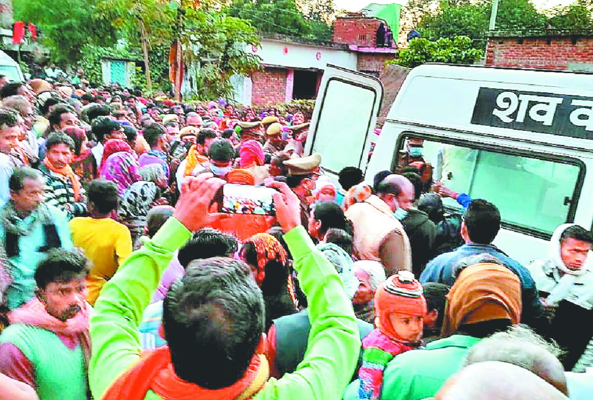 Seven people died from family in accident in siddharthnagar