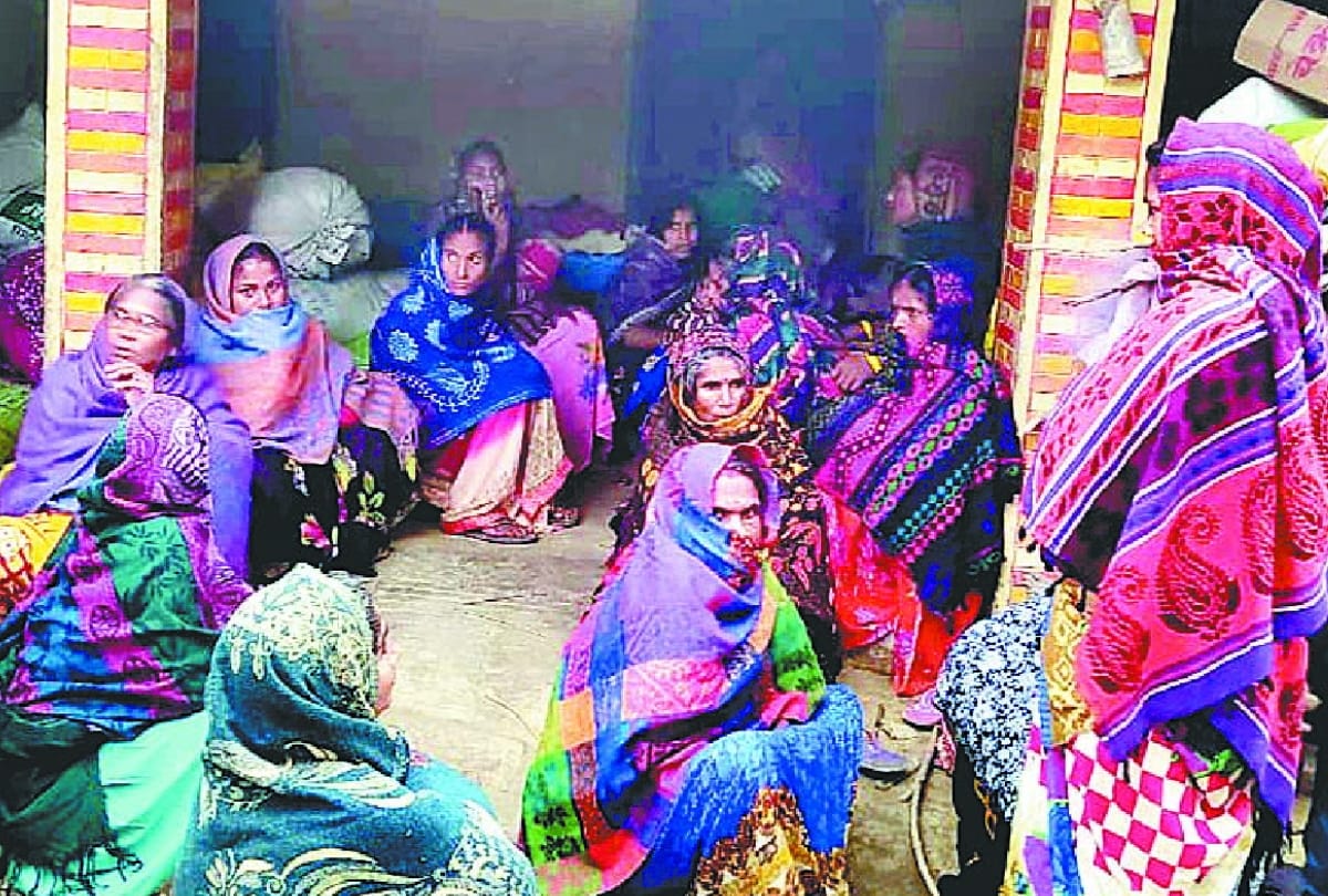 Seven people died from family in accident in siddharthnagar