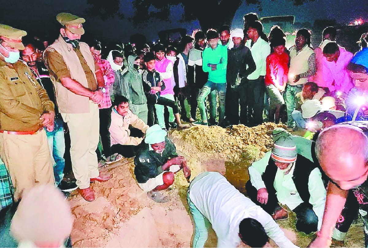 Seven people died from family in accident in siddharthnagar
