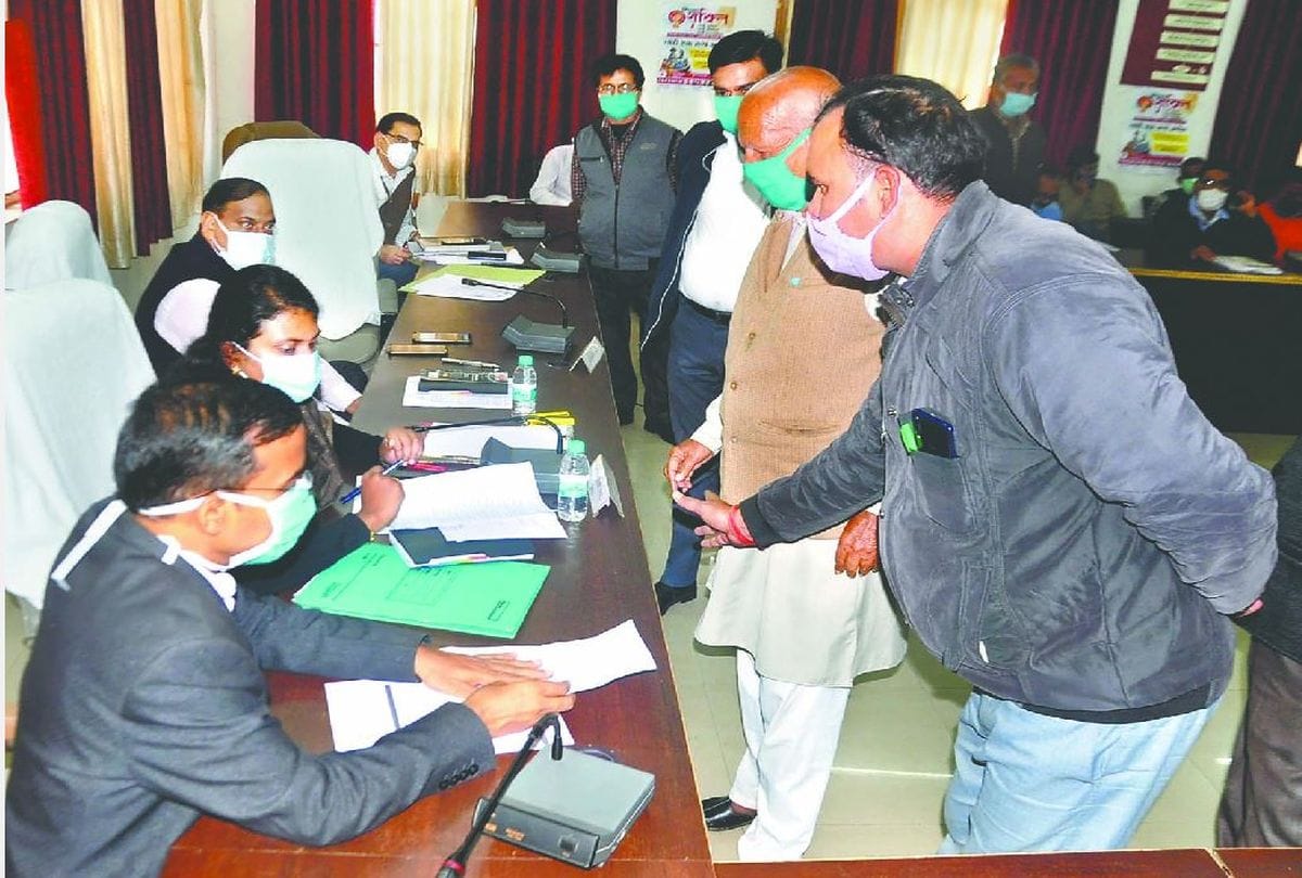 Government Teacher Complaint In Tehsil Diwas