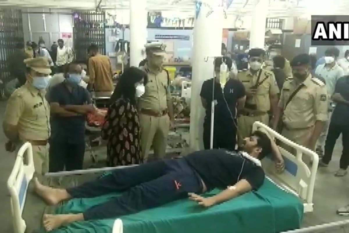 Gujarat Vadodara accident news many people killed and injured in collision between two trucks at waghodia crossing highway
