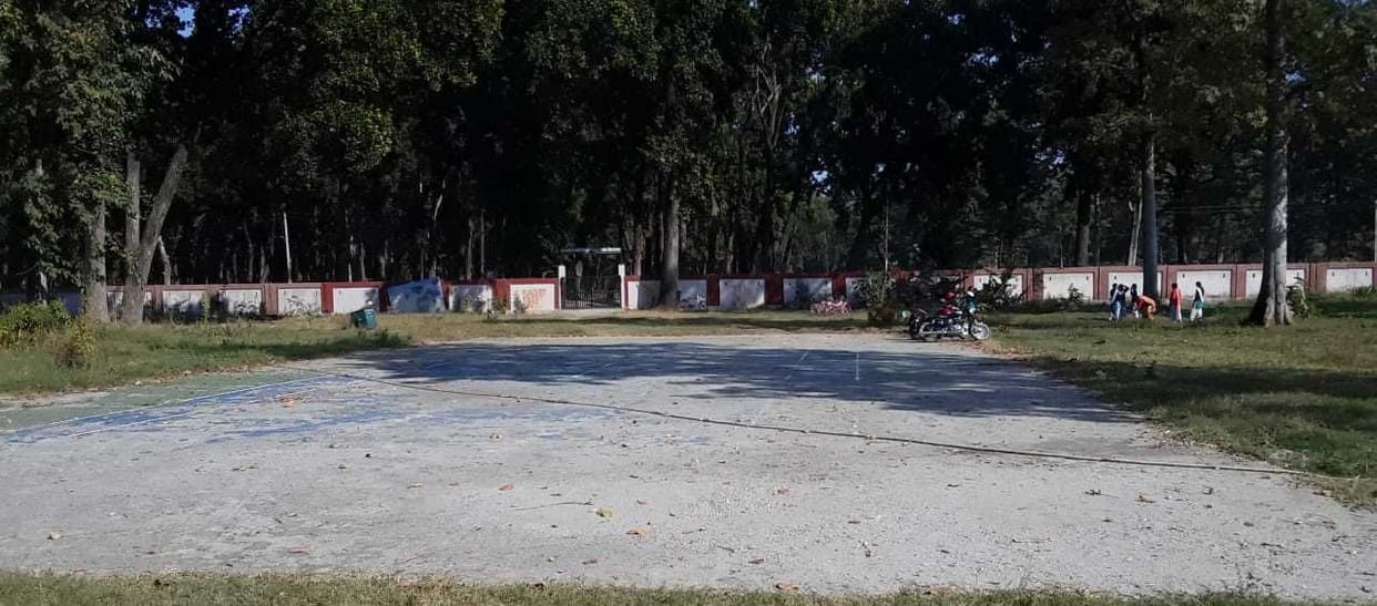 Neither coach nor player, how clumsy to build tennis courts