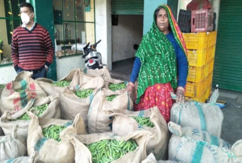 Transgender from Patna Purchase pea on Double rate in haldwani