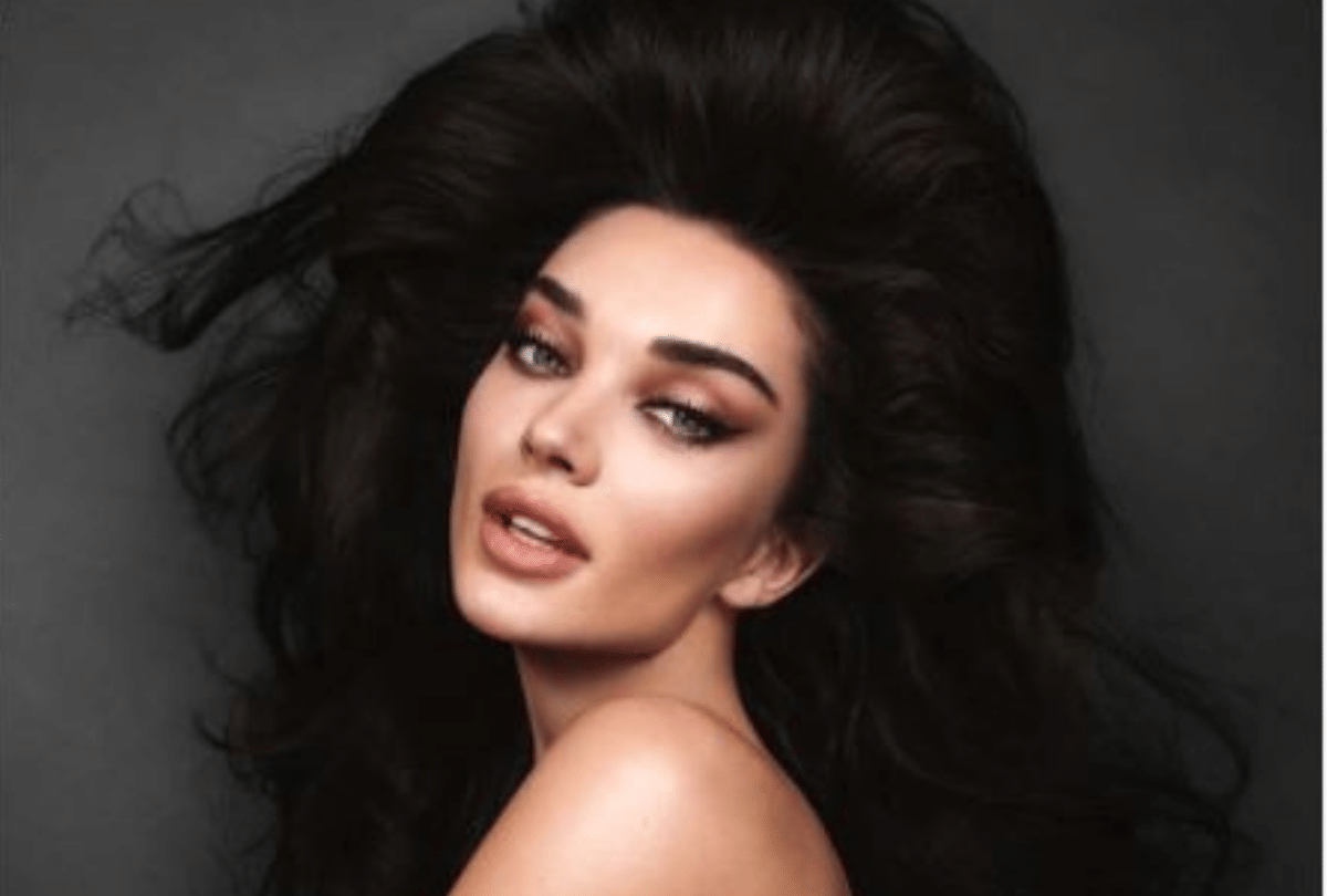 Amy Jackson topless photoshoot gone a viral on internet