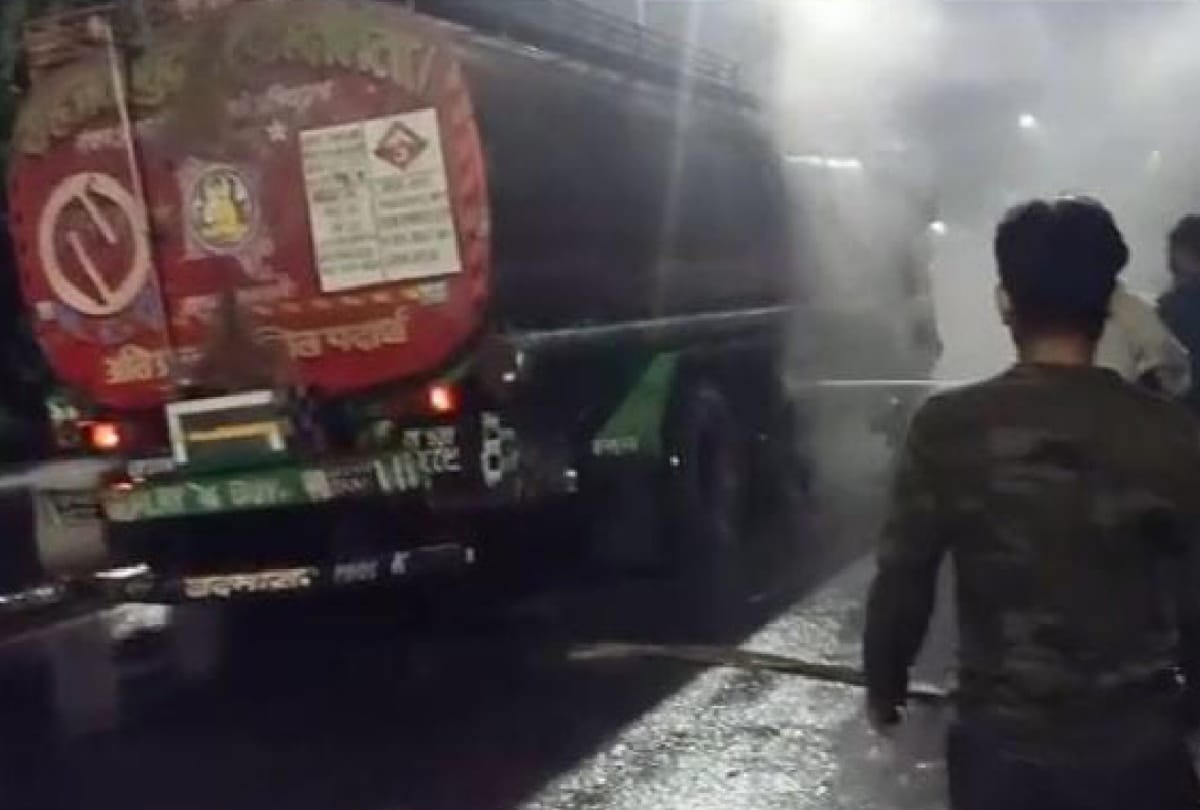20 thousand liters of diesel filled tanker caught fire driver and conductor jumped and saved life