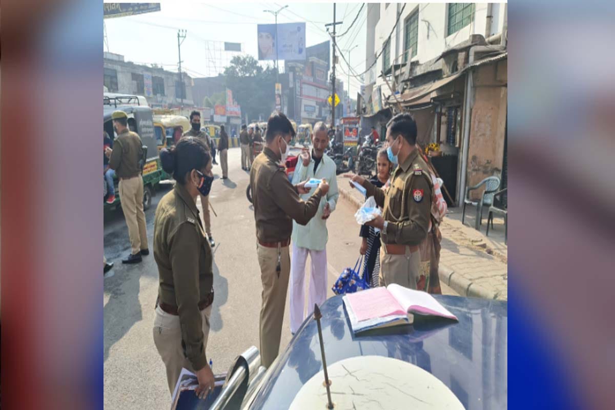 corona in meerut: police makes challan of people without mask in meerut