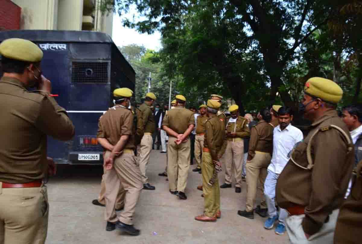 UP: junior eneginior used to call the innocent at home and play games on mobile, made dirty videos to sell