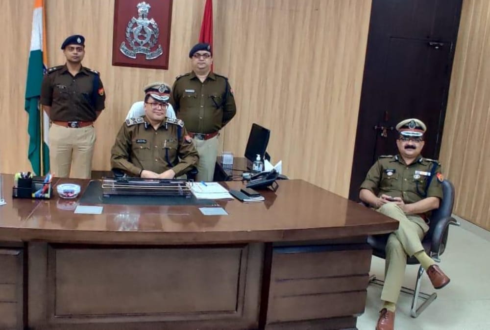 Read why IPS Sujeet Pandey removed from the post of Police Commissioner of Lucknow.
