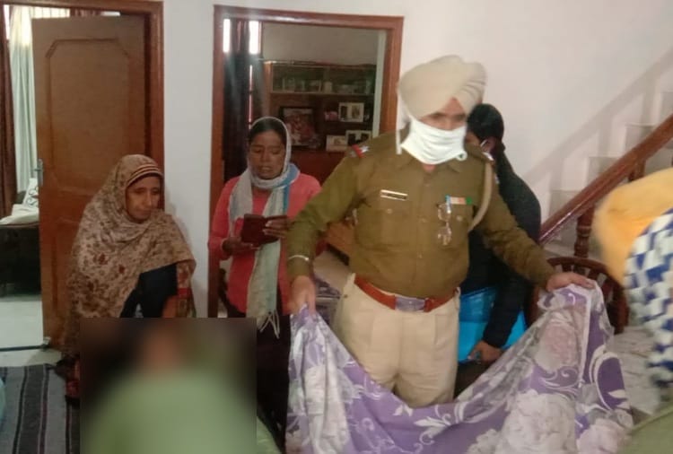 A woman commit suicide during video call to son in Jalandhar of Punjab