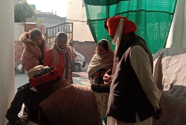 A woman commit suicide during video call to son in Jalandhar of Punjab