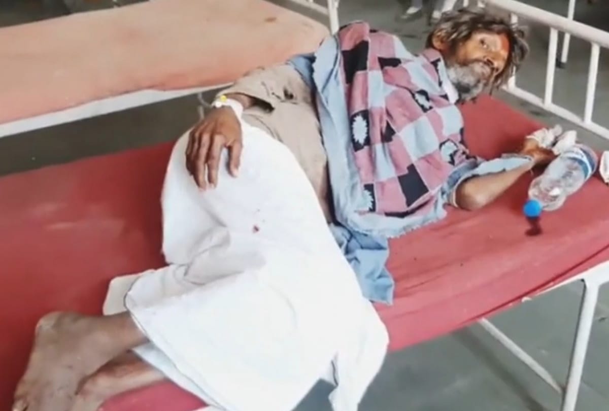 Attack on monk sleeping in temple with sharp weapon
