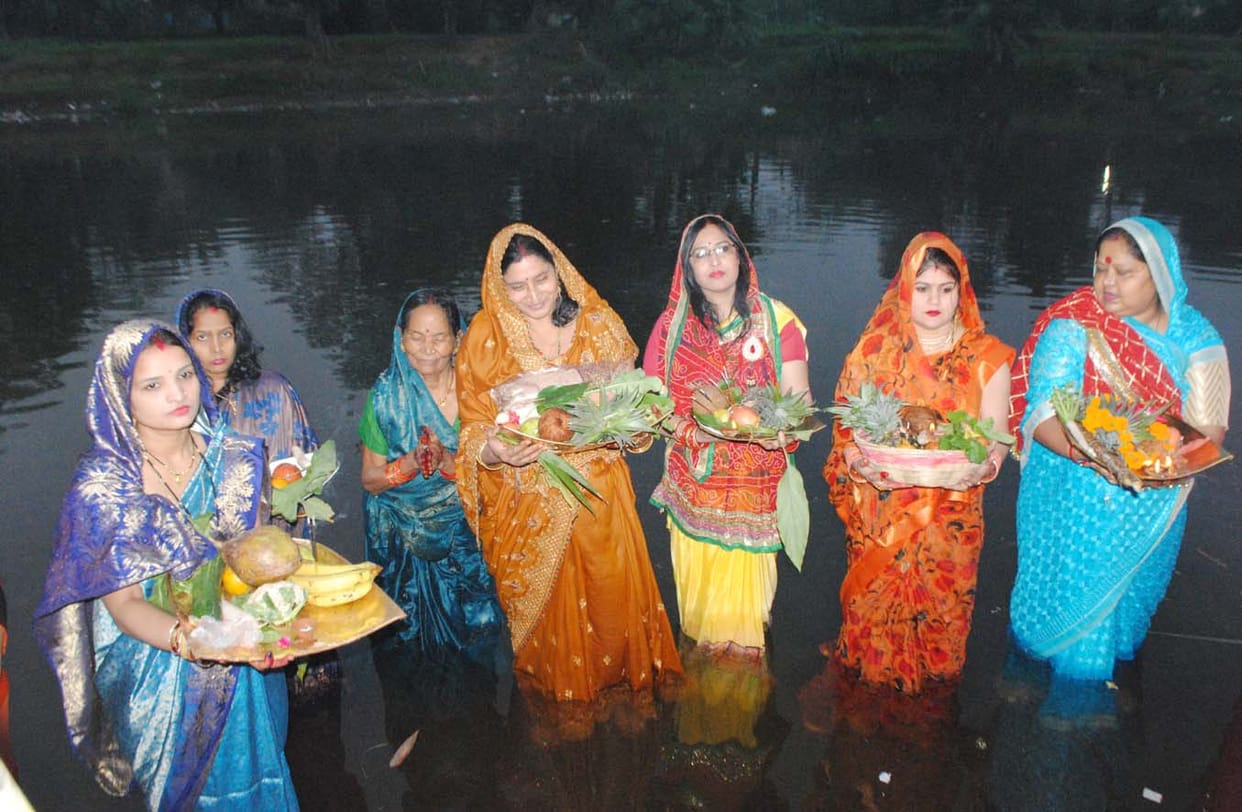 Arghya given to the setting sun with Chhath festival in Chitrakoot