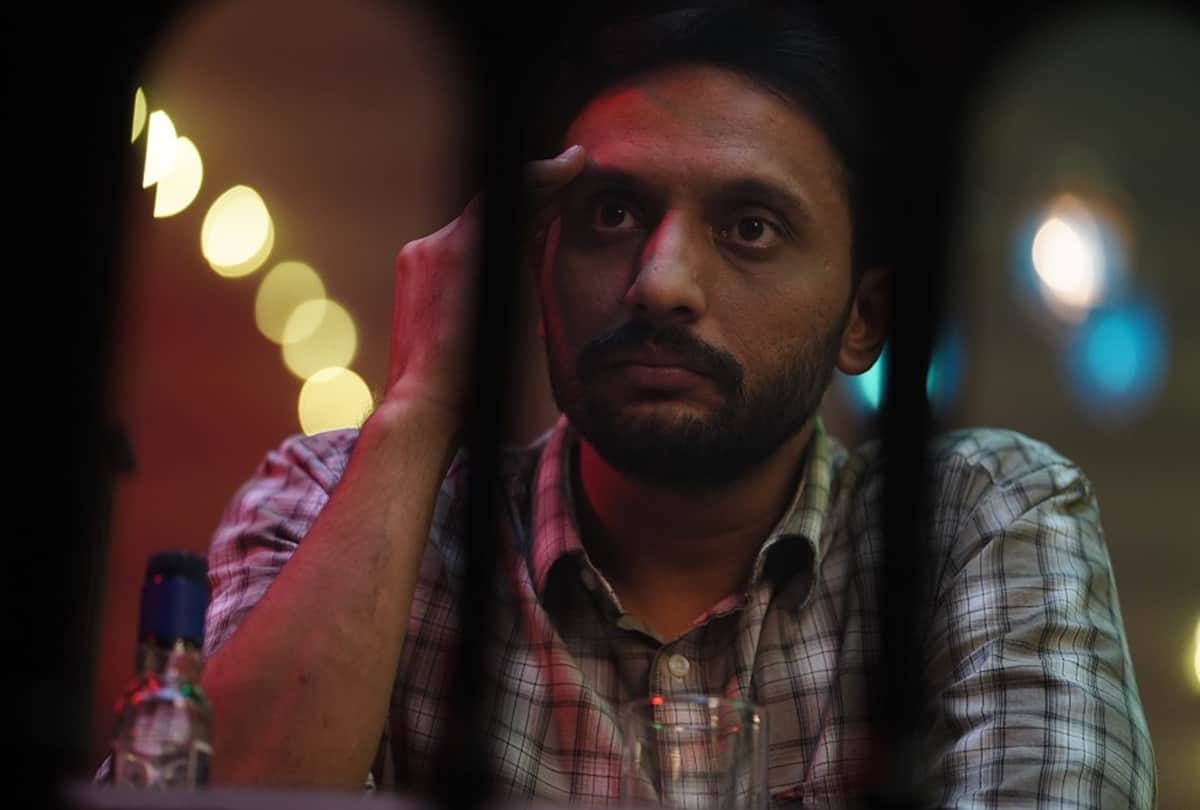 A Simple Murder Review by Pankaj Shukla Mohammed Zeeshan Ayyub Amit Sial Sushant Singh Yashpal