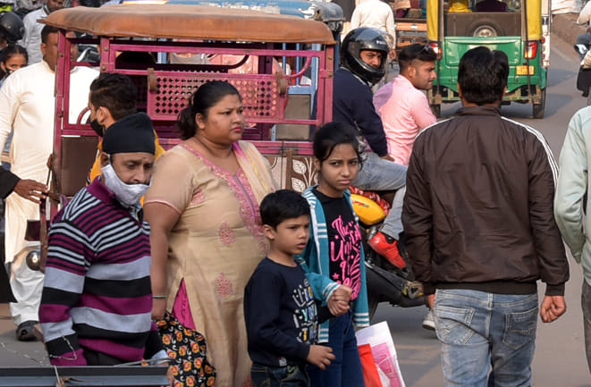 Social distancing is not being followed in the markets