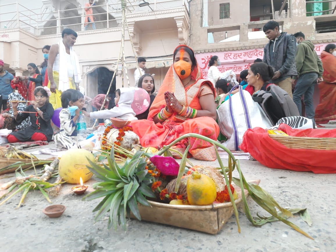 Chhath Puja in Varanasi women offer arghya to the setting sun