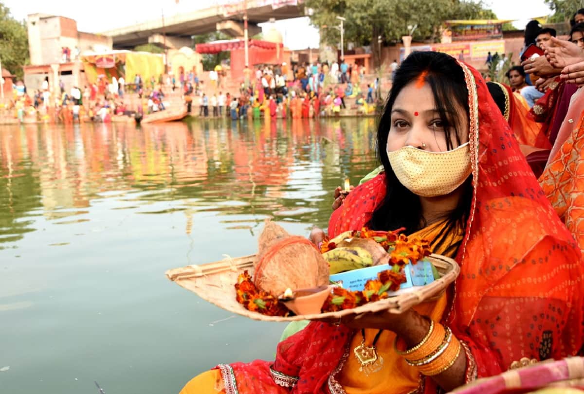 chhath puja 2021 women wear traditional and stylish clothes of these colors dresses on chhath festival