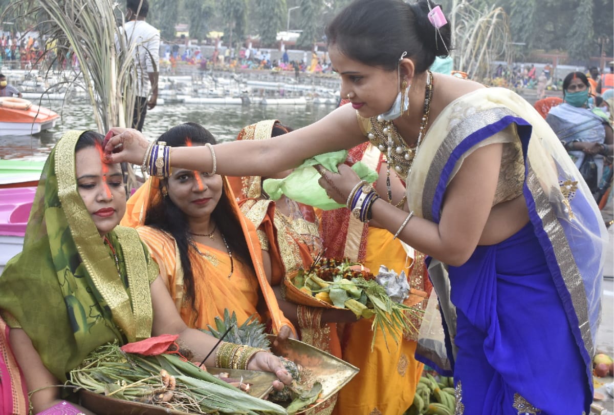 chhath puja 2020 celebration latest photos in Gorakhpur