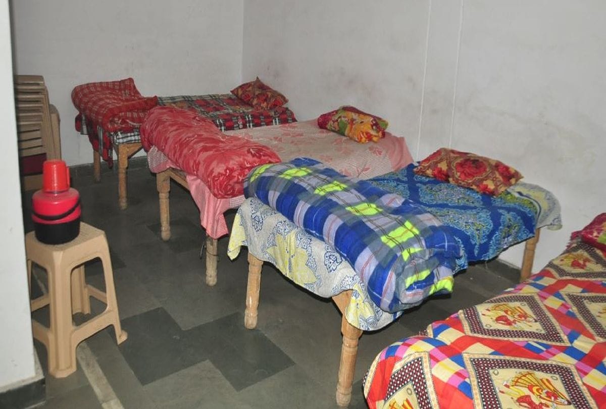 UP News: Government tight for making shelter home, civic body sluggish, funds lying in account