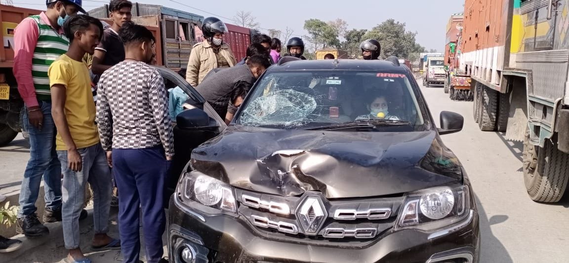 Bicycle rider injured in car collision in Lalkuan