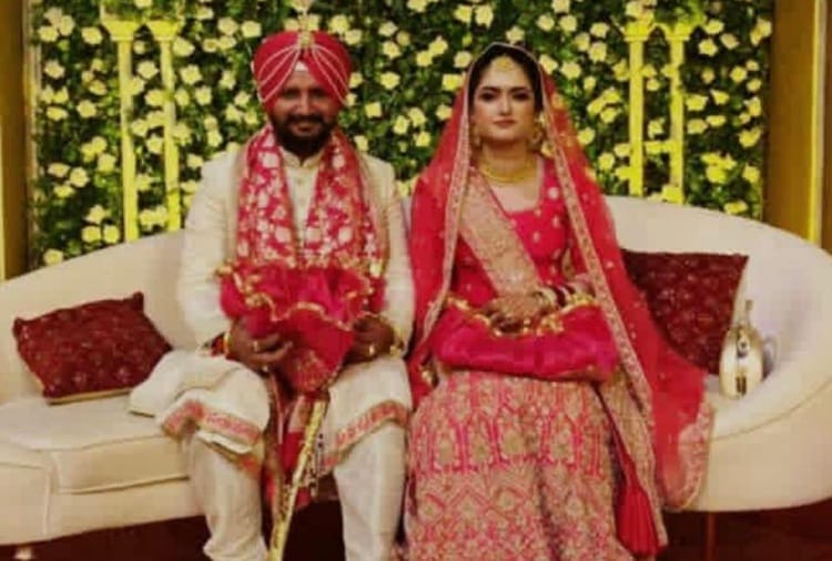 Unique wedding at Lalru of Punjab, bride vidai through helicopter