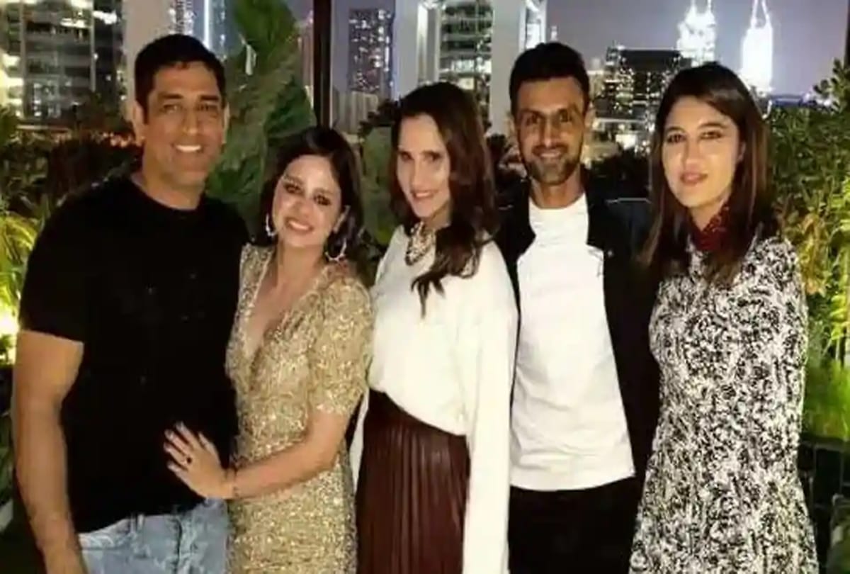 MS Dhoni celebrates wife Sakshi birthday with Sania Mirza and Shoaib Malik in Dubai
