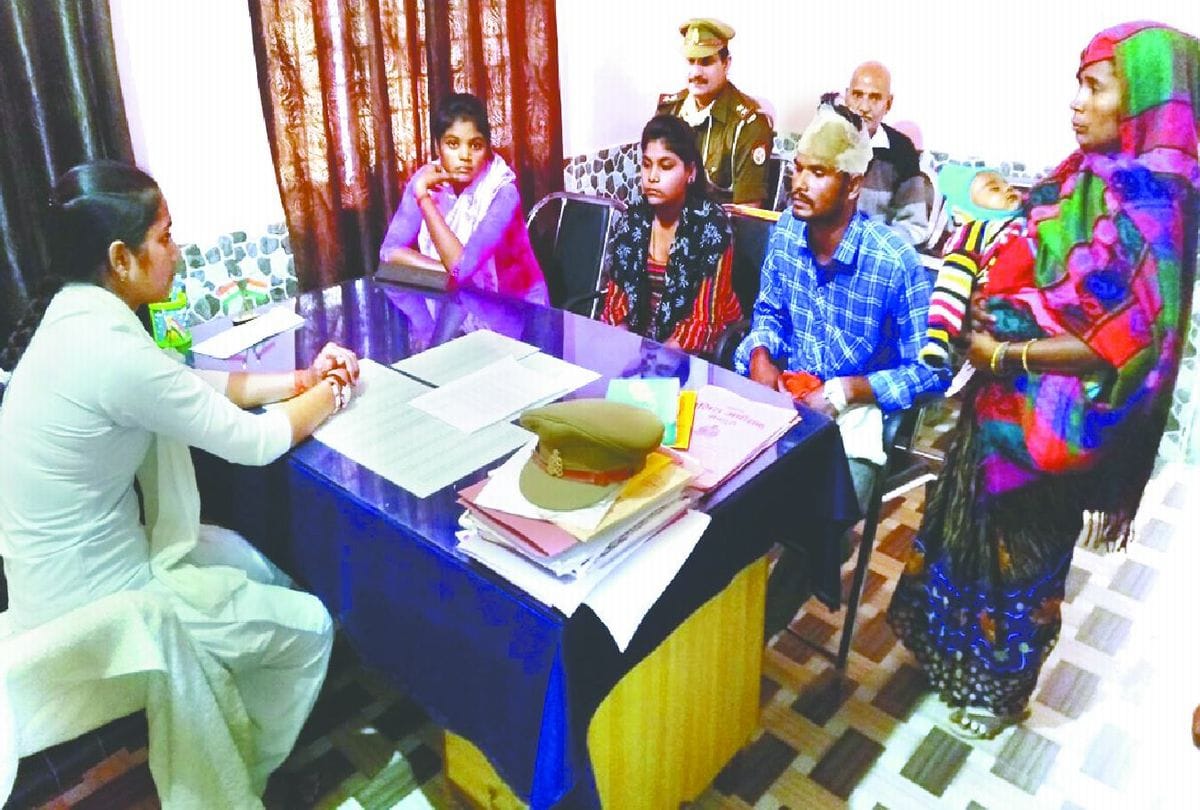 police officer daughter issued challan for not wearing mask by father in mainpuri