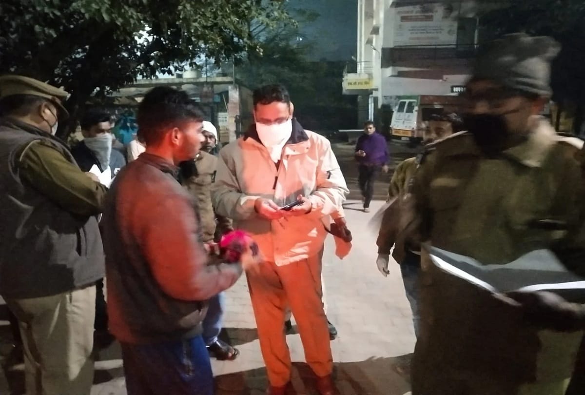 Uttar Pradesh pratapgarh accident news pratapgarh road accident news Bolero collided with truck 14 dead including three children see photos